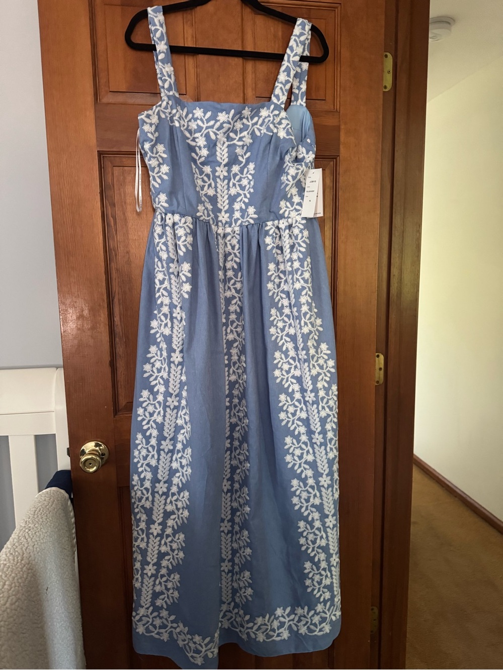 NWT julia jordan Light Blue Maxi Dress with White Floral Embroidery